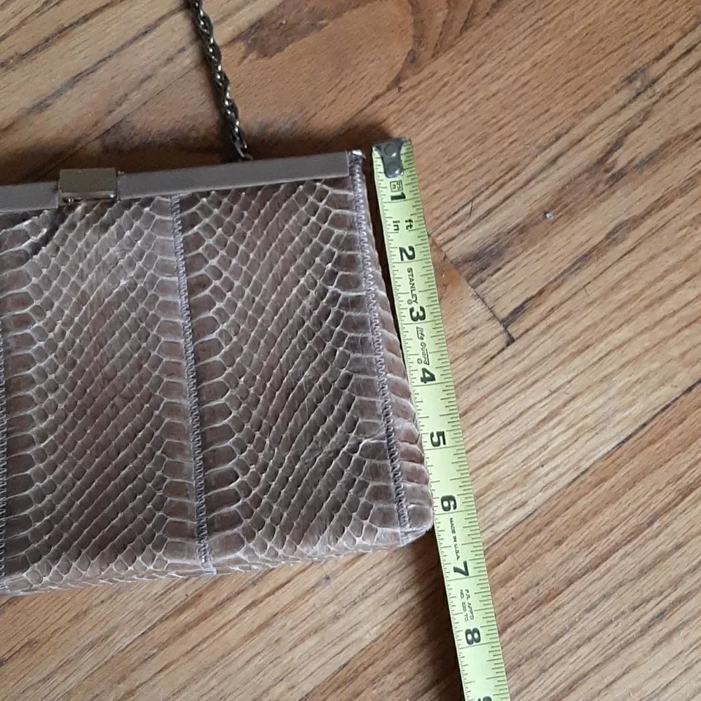 Vintage leather shoulder bag with gold chain